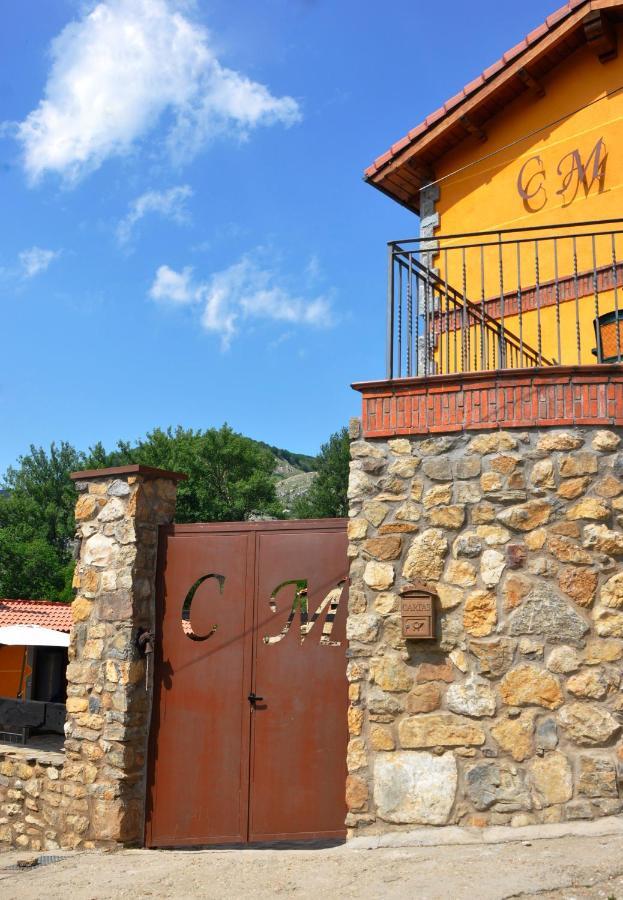 Apartamento Turistico Casas De Manuel La Pola de Gordon Exteriér fotografie