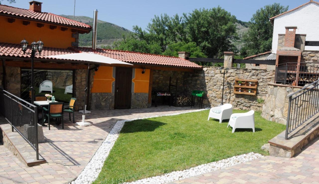 Apartamento Turistico Casas De Manuel La Pola de Gordon Exteriér fotografie